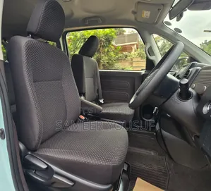 Toyota Porte 2020 Blue