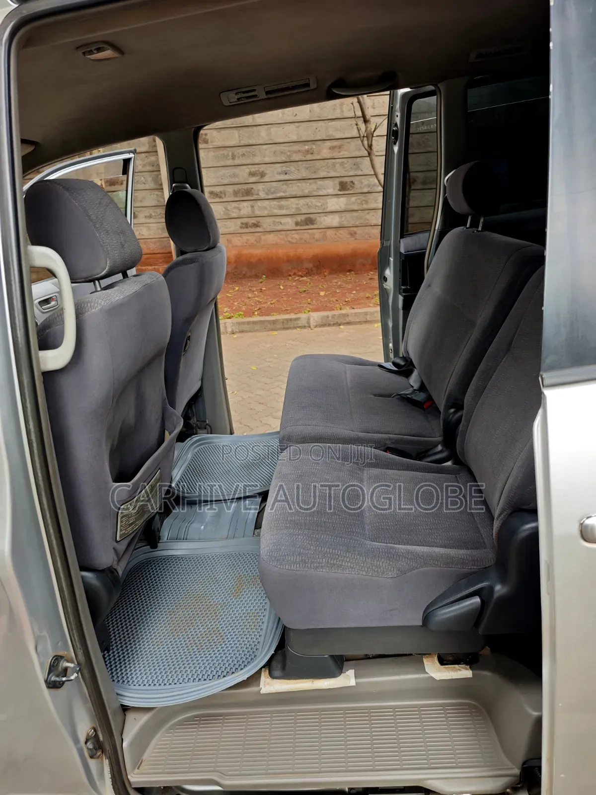 Toyota Voxy 2002 Silver