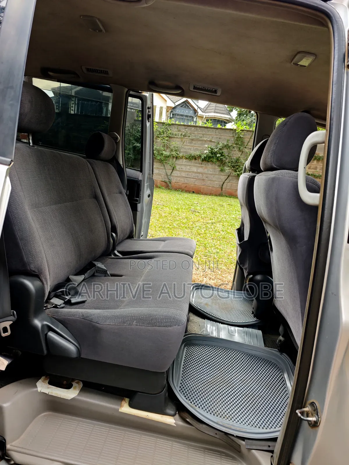 Toyota Voxy 2002 Silver