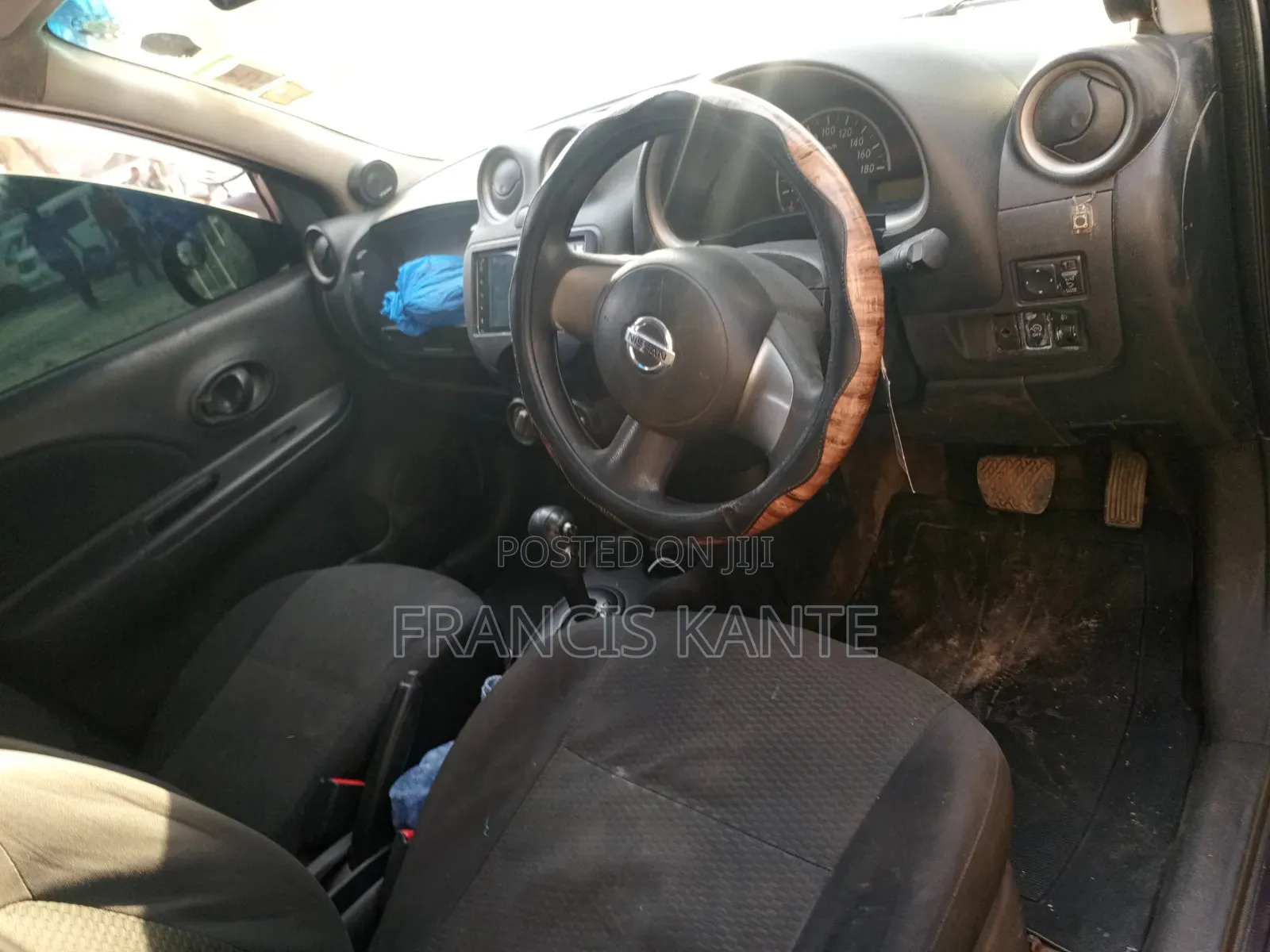Nissan March 2012