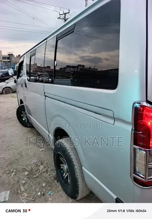 Toyota HiAce 2012 Silver