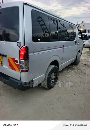 Toyota HiAce 2012 Silver