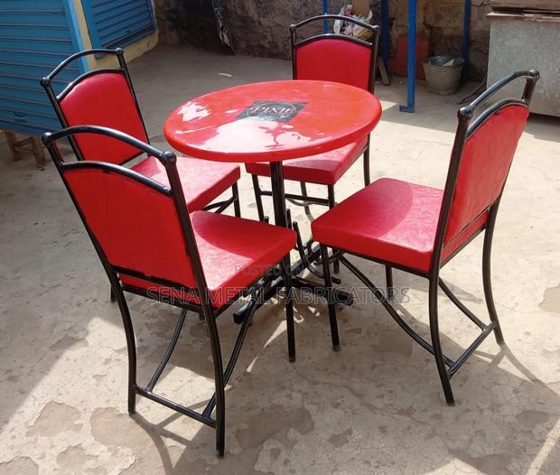 Red Hotel Dining Set. - thumbnail 2
