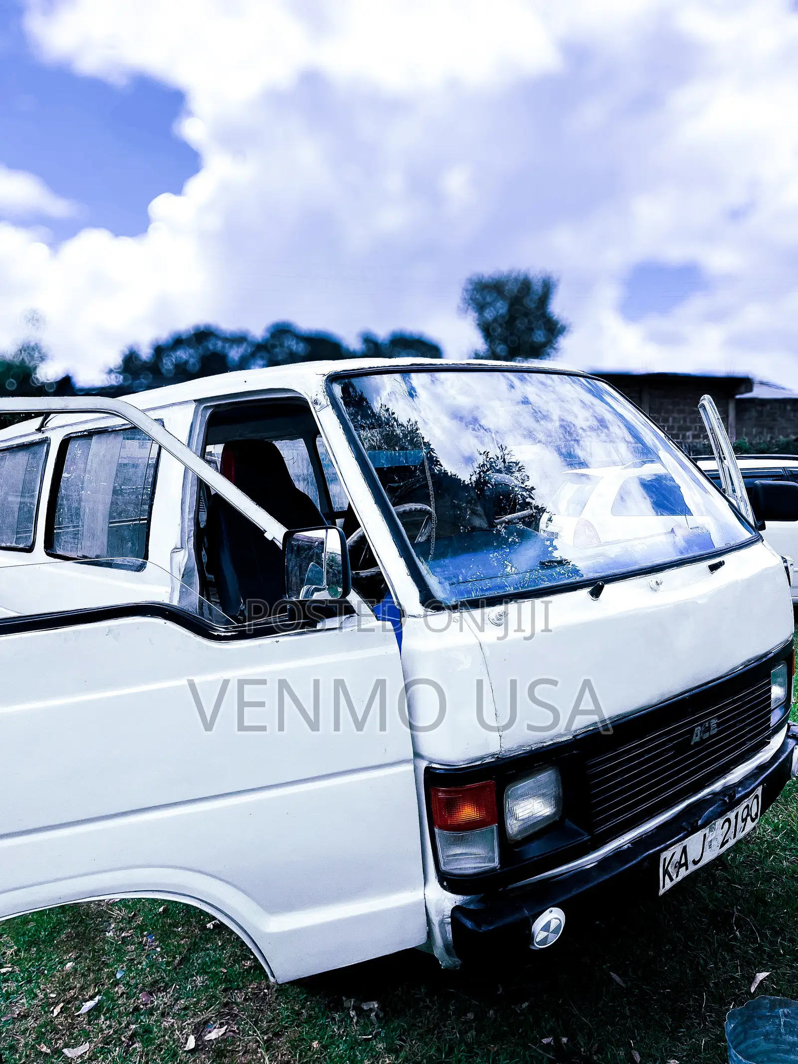 Toyota HiAce 2003 White