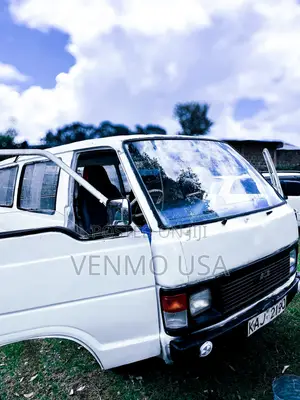 Toyota HiAce 2003 White