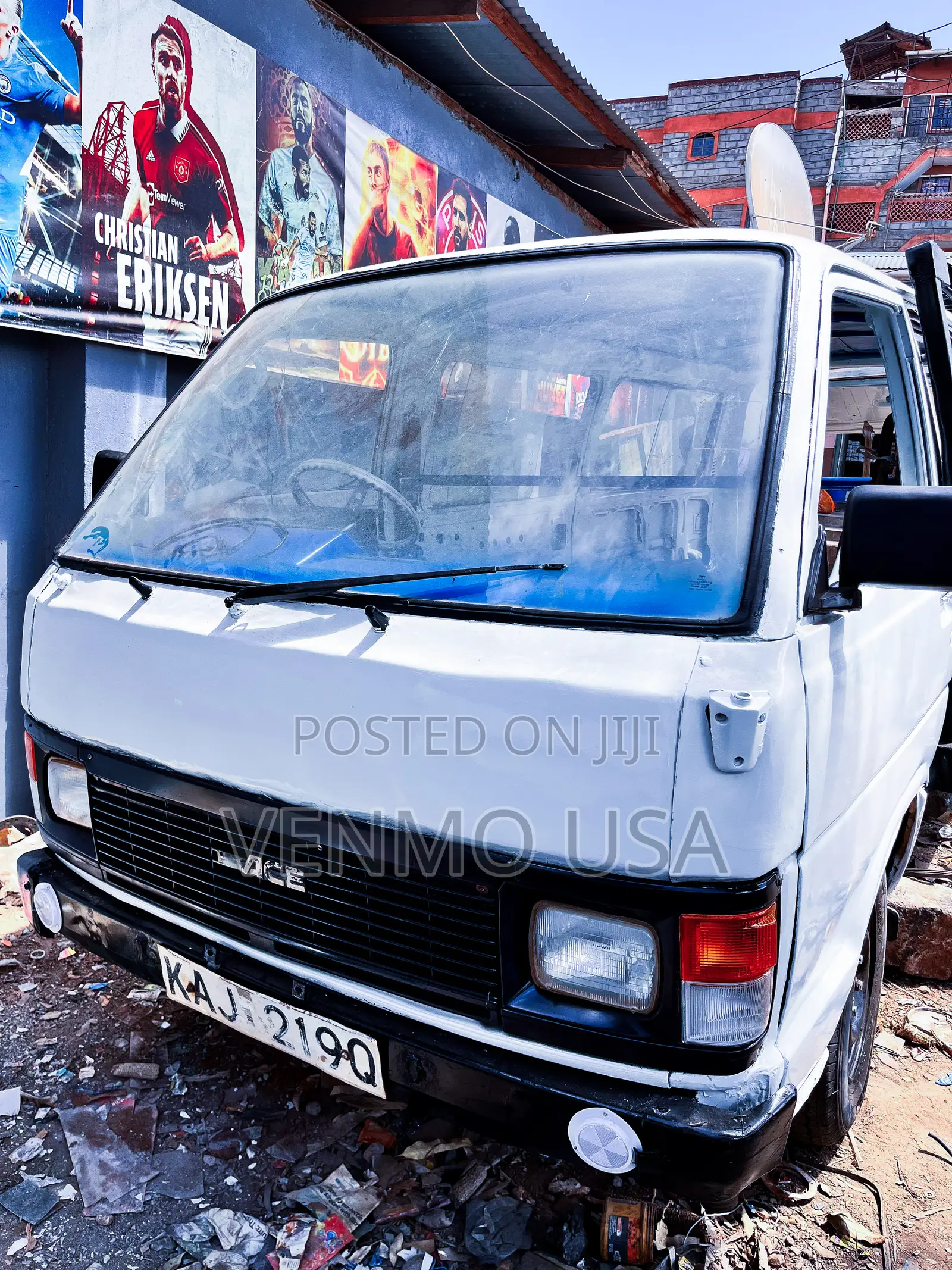 Toyota HiAce 2003 White
