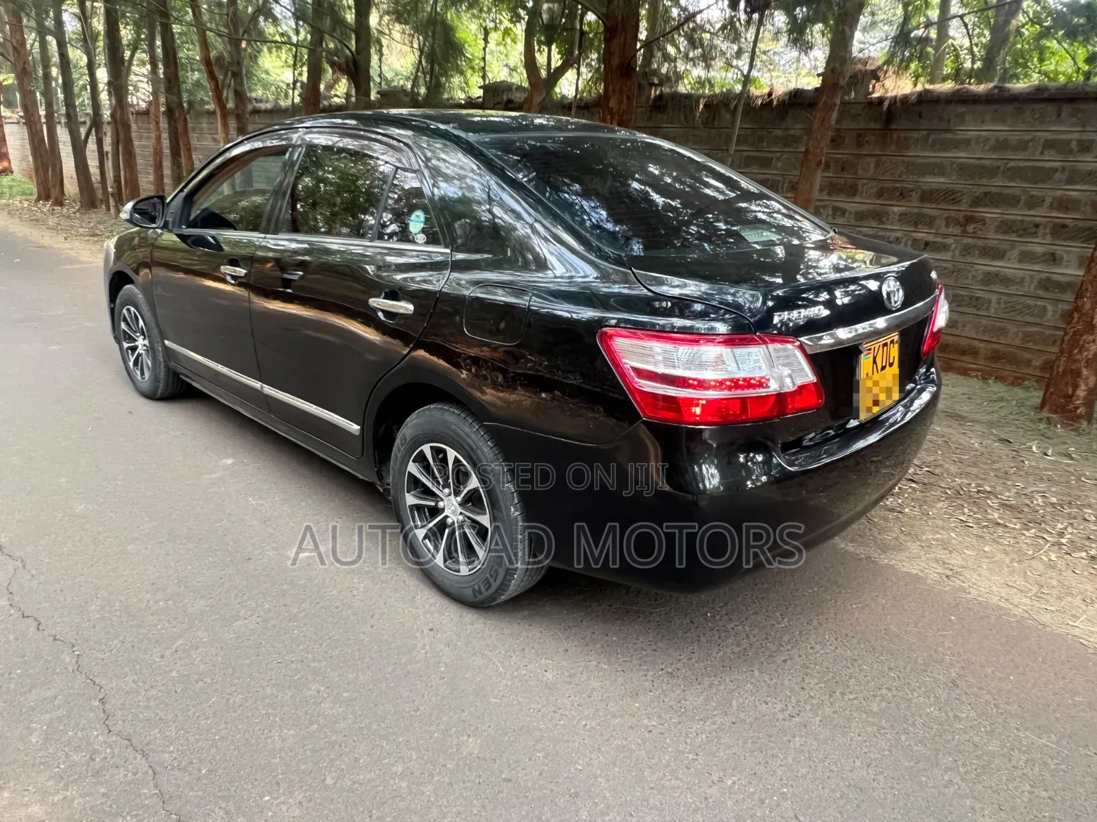 Toyota Premio 2013 Black