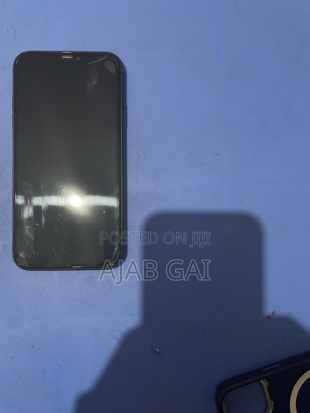 Apple iPhone 11 128 GB Black - main view