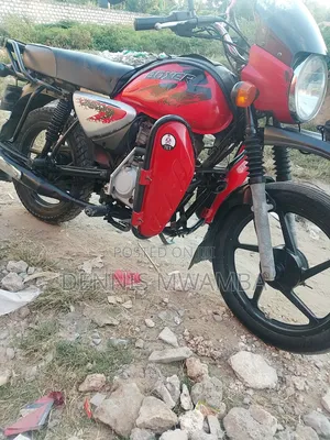 Bajaj Boxer 125 2025 Red