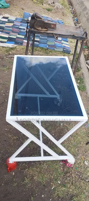 Simple Metal Table With a Top Glass 3*2