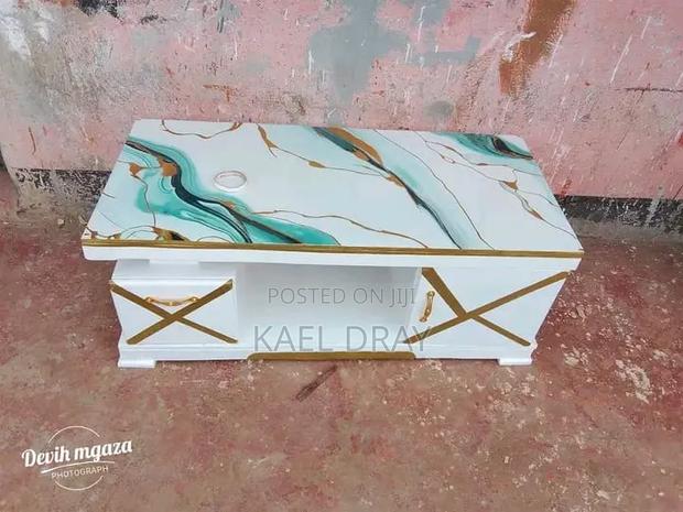 Modern Marble-Finish Coffee Table – White Gold