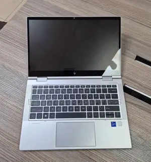 Laptop HP EliteBook 830 G8 16GB Intel Core i7 SSD 512GB