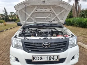 Toyota Hilux 2015 White