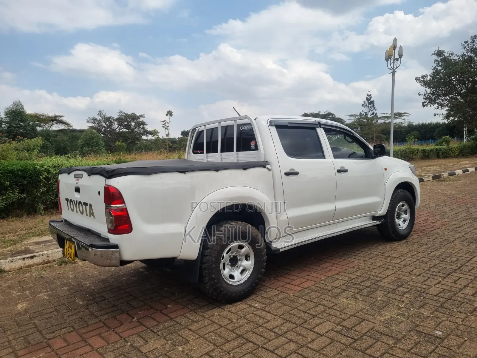 Toyota Hilux 2015 White