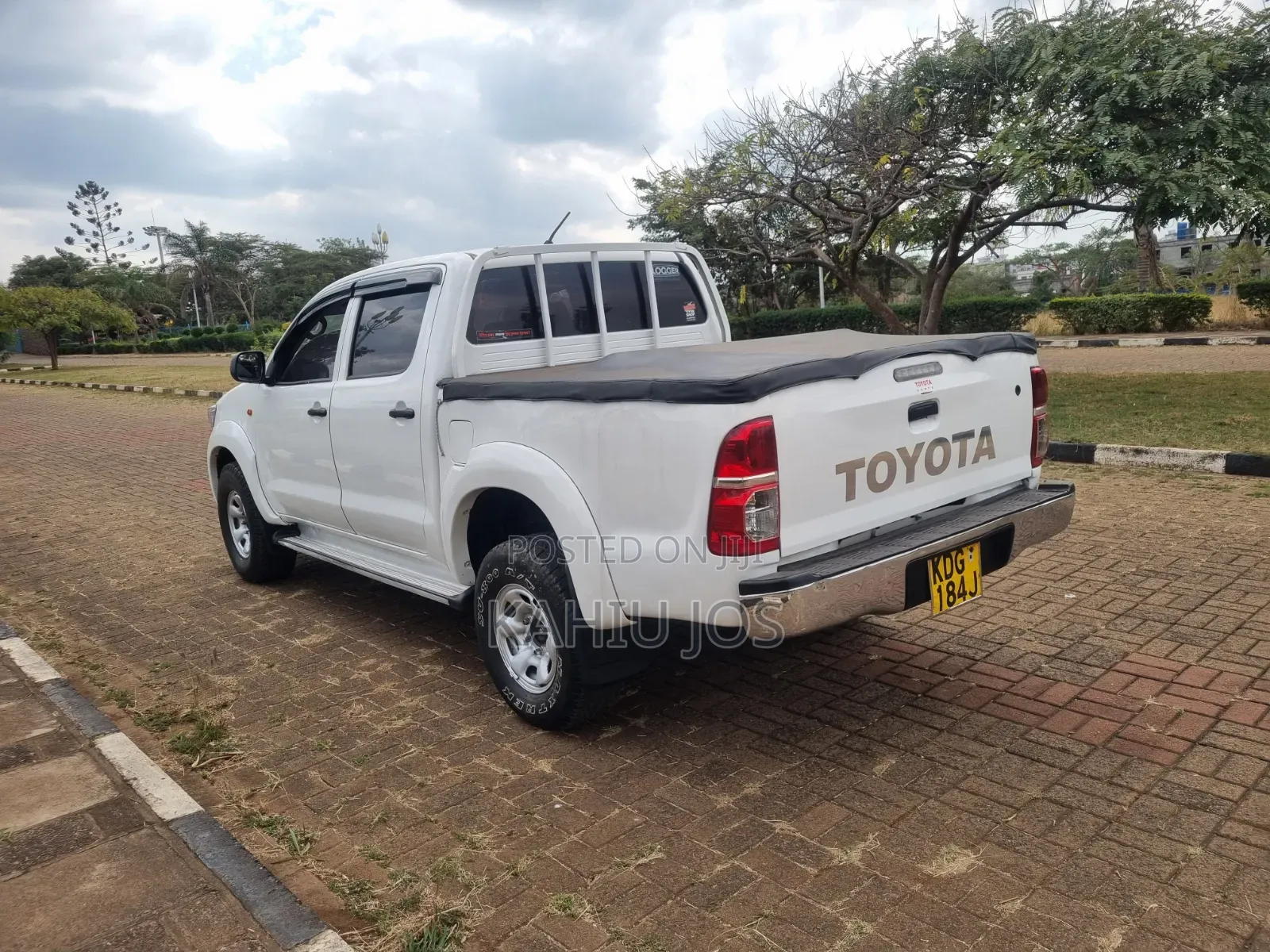 Toyota Hilux 2015 White