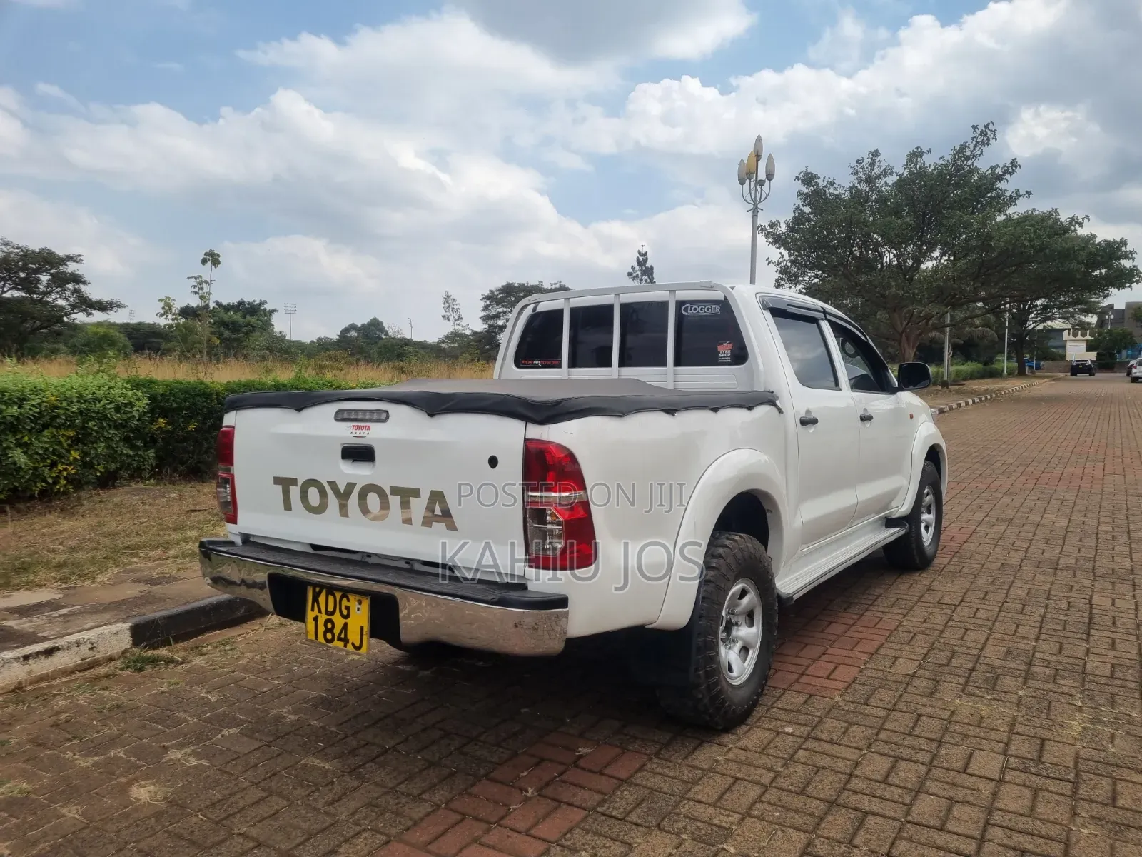 Toyota Hilux 2015 White