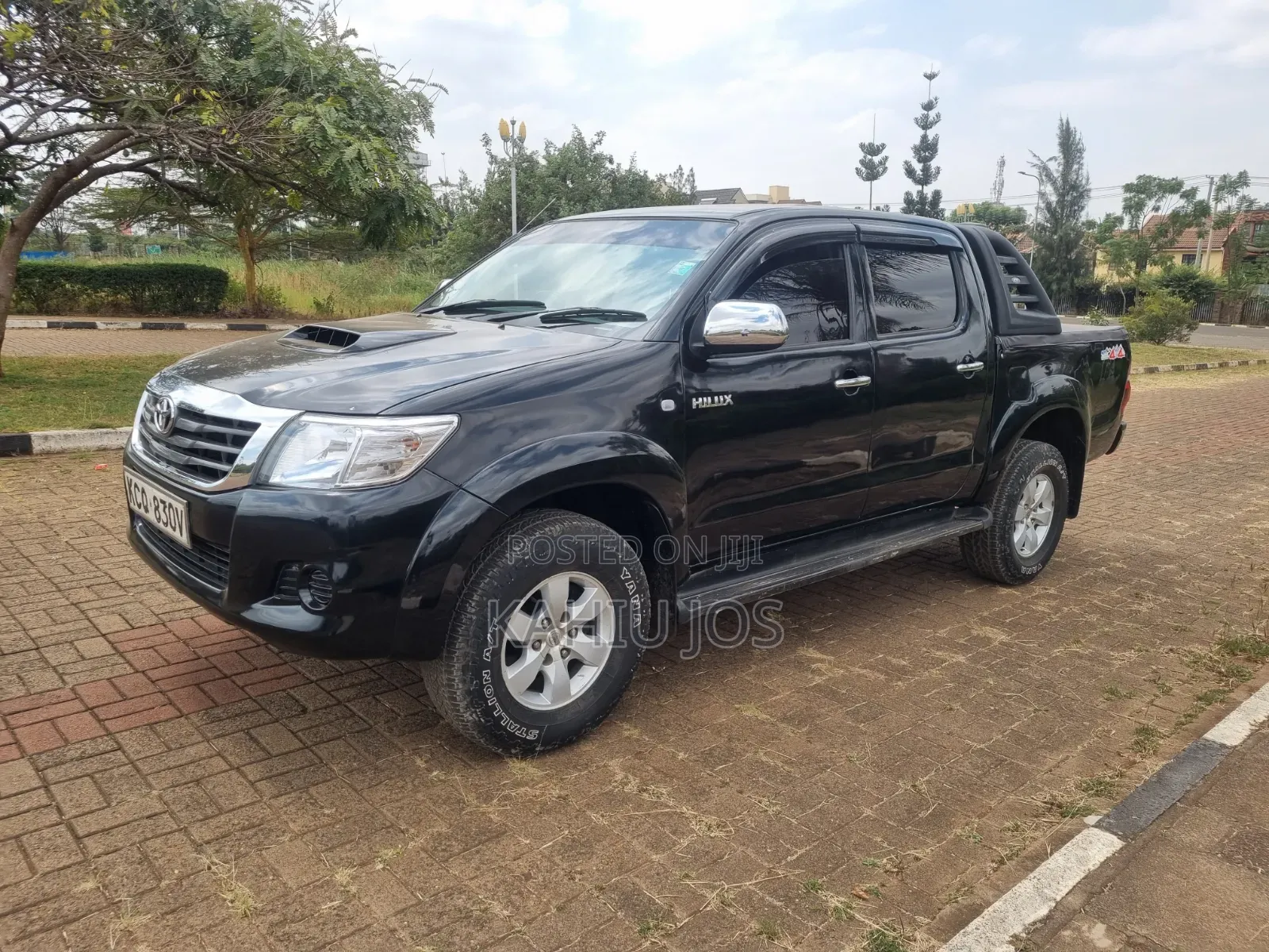 Toyota Hilux 2011 Black