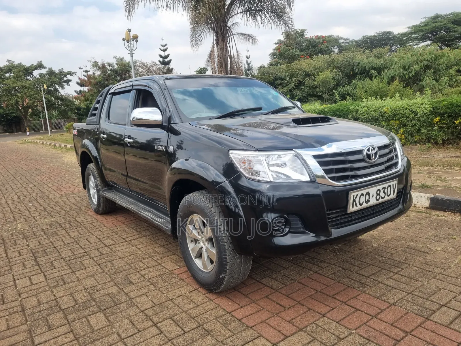 Toyota Hilux 2011 Black