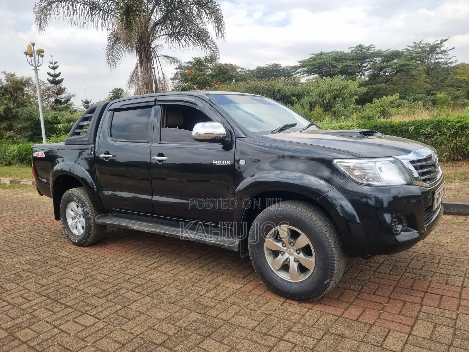 Toyota Hilux 2011 Black