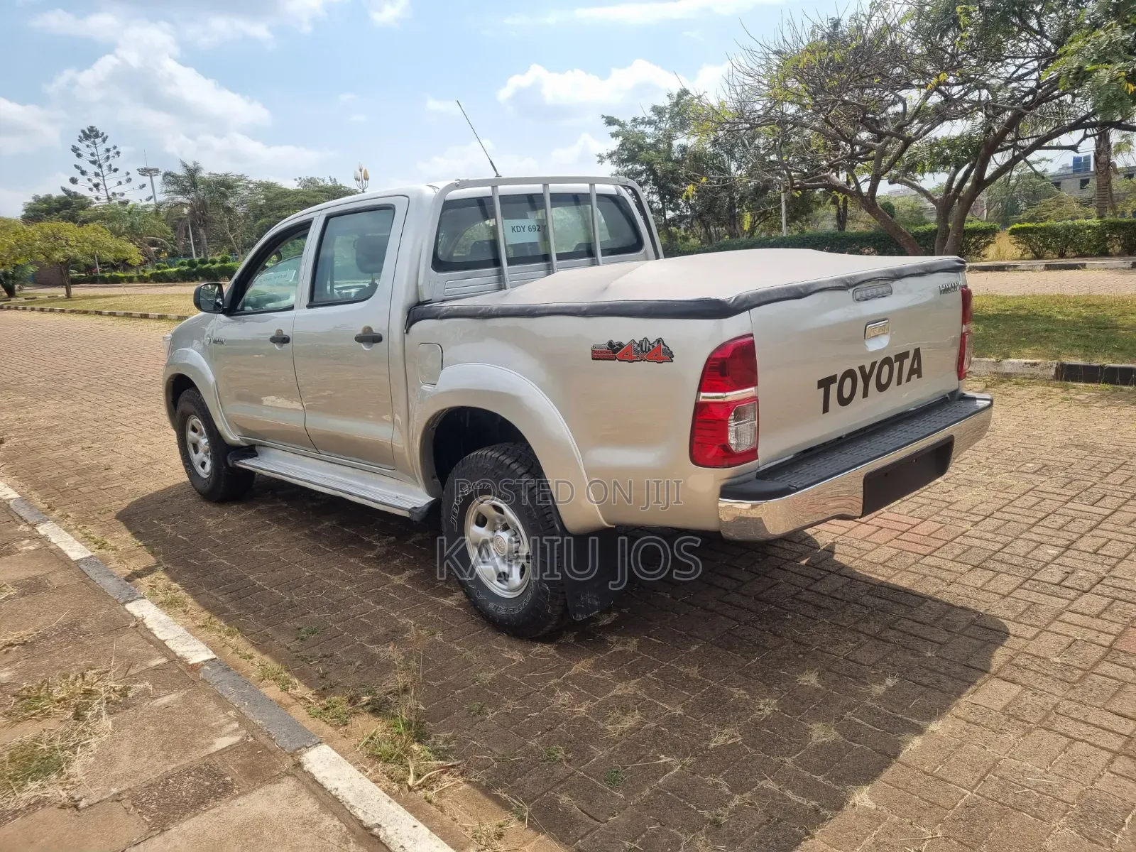 Toyota Hilux 2009 Silver