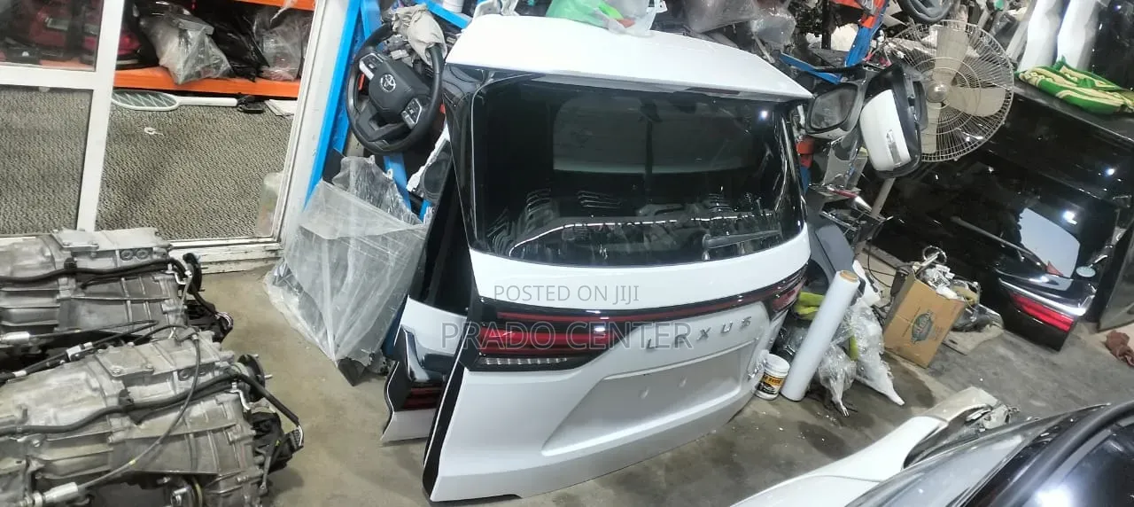 Lexus Lx600 Boot