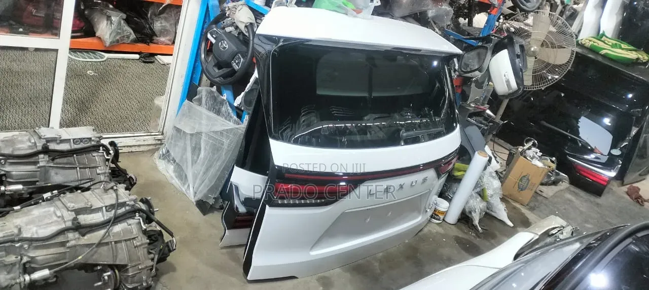 Lexus Lx600 Boot