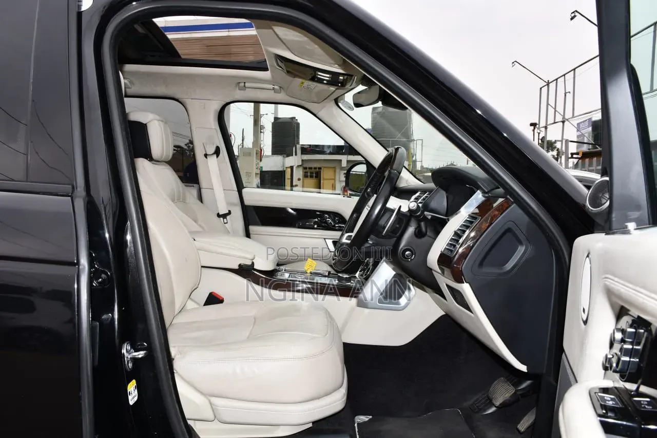 Land Rover Range Rover Vogue 2019 Black