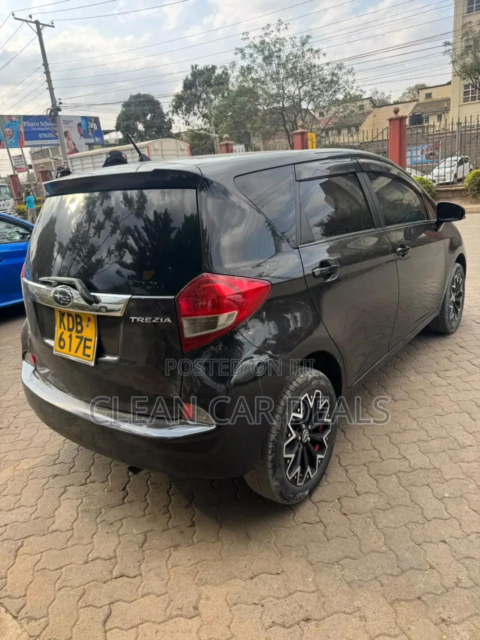 Subaru Trezia 2013 Black