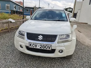 Suzuki Escudo 2012 White