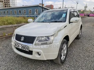 Suzuki Escudo 2012 White