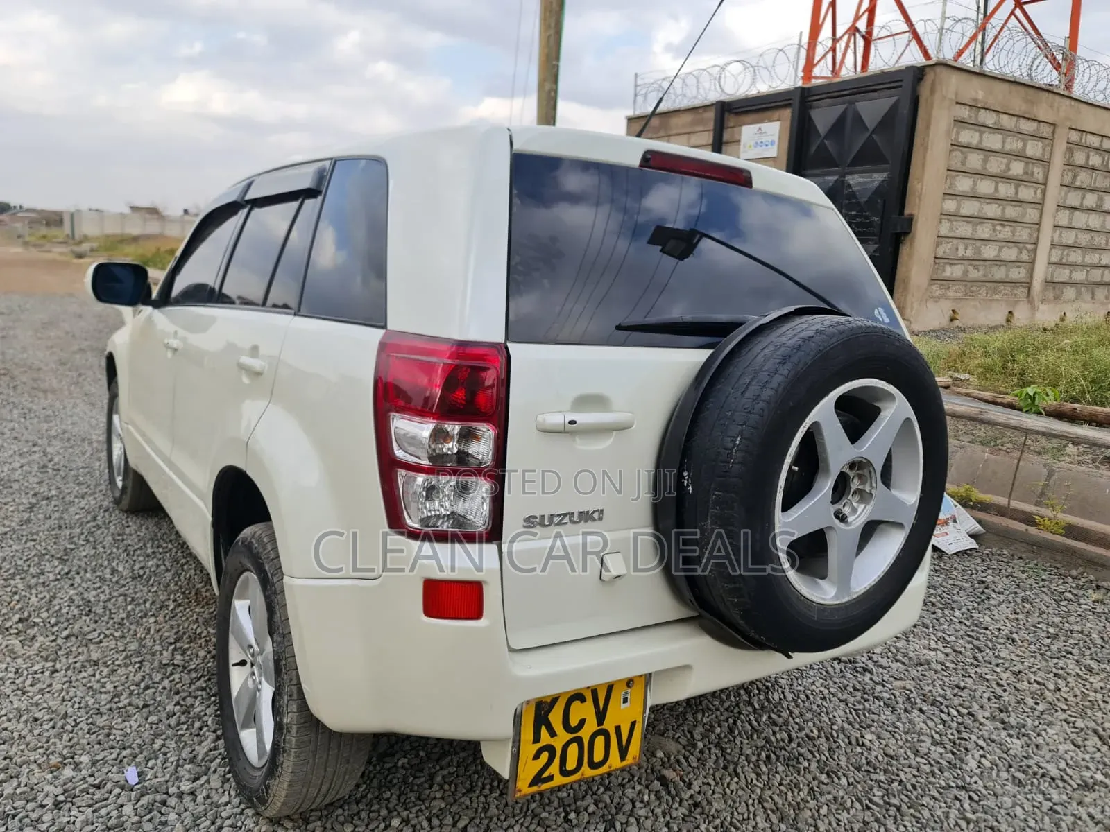 Suzuki Escudo 2012 White