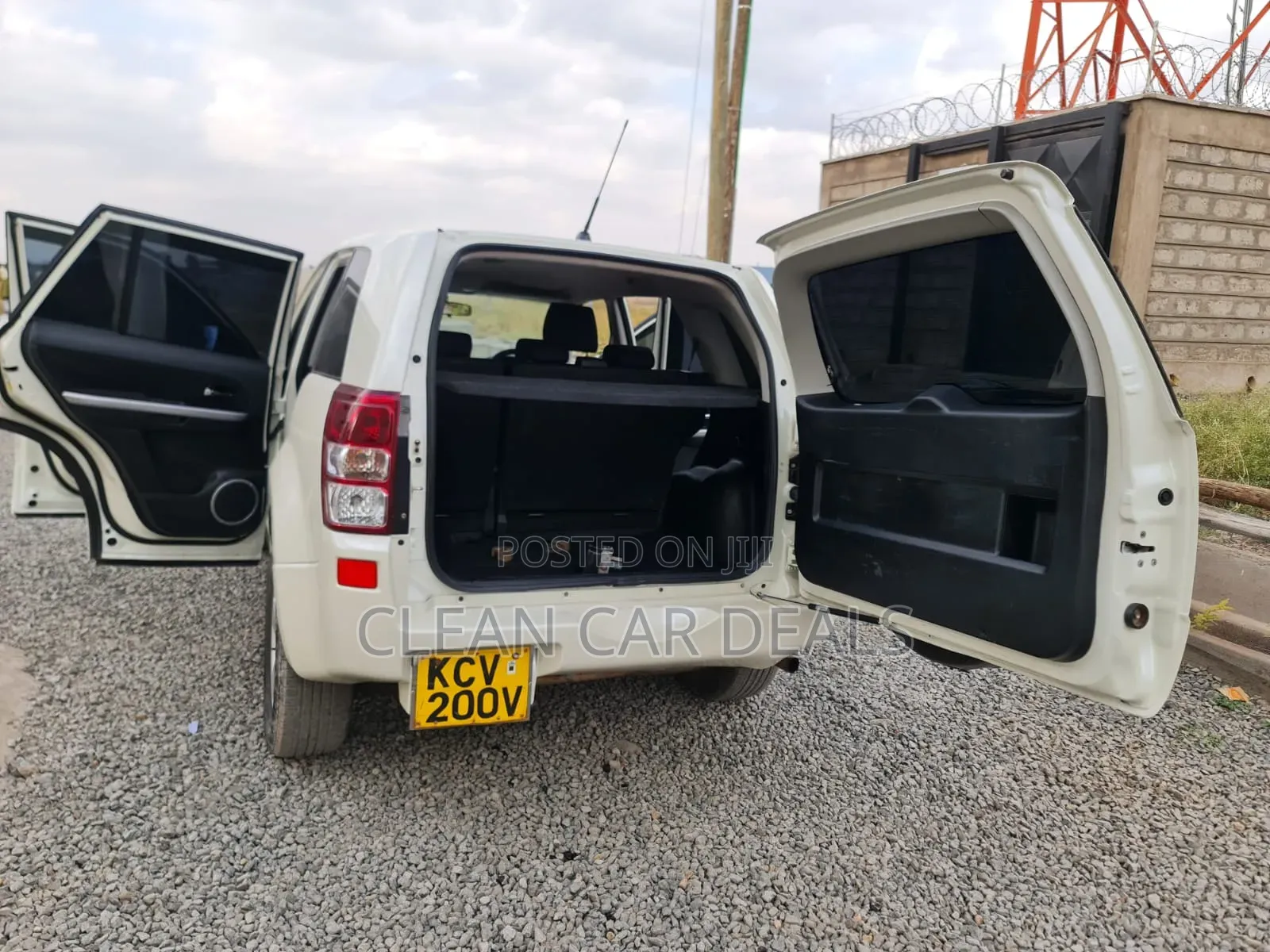 Suzuki Escudo 2012 White