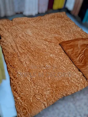 Plain Woolen 6 by 6 Warm Duvet
