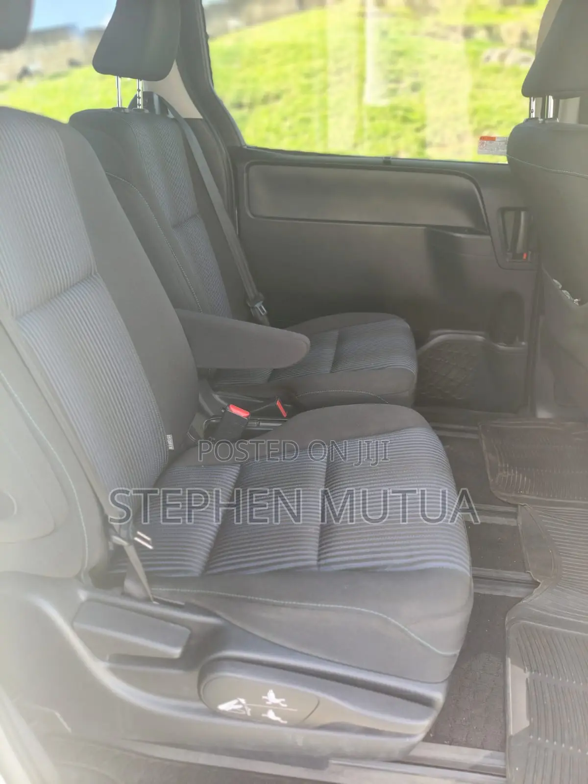 Toyota Noah 2.0 FWD (7 Seater) 2016 White