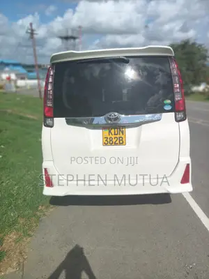 Toyota Noah 2.0 FWD (7 Seater) 2016 White