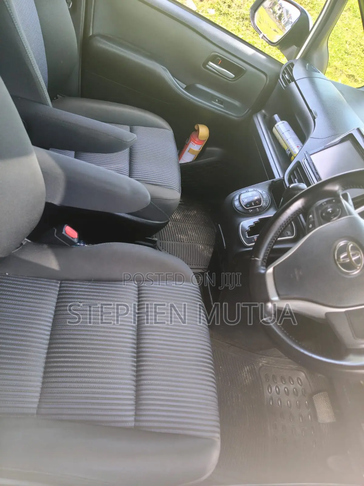 Toyota Noah 2.0 FWD (7 Seater) 2016 White