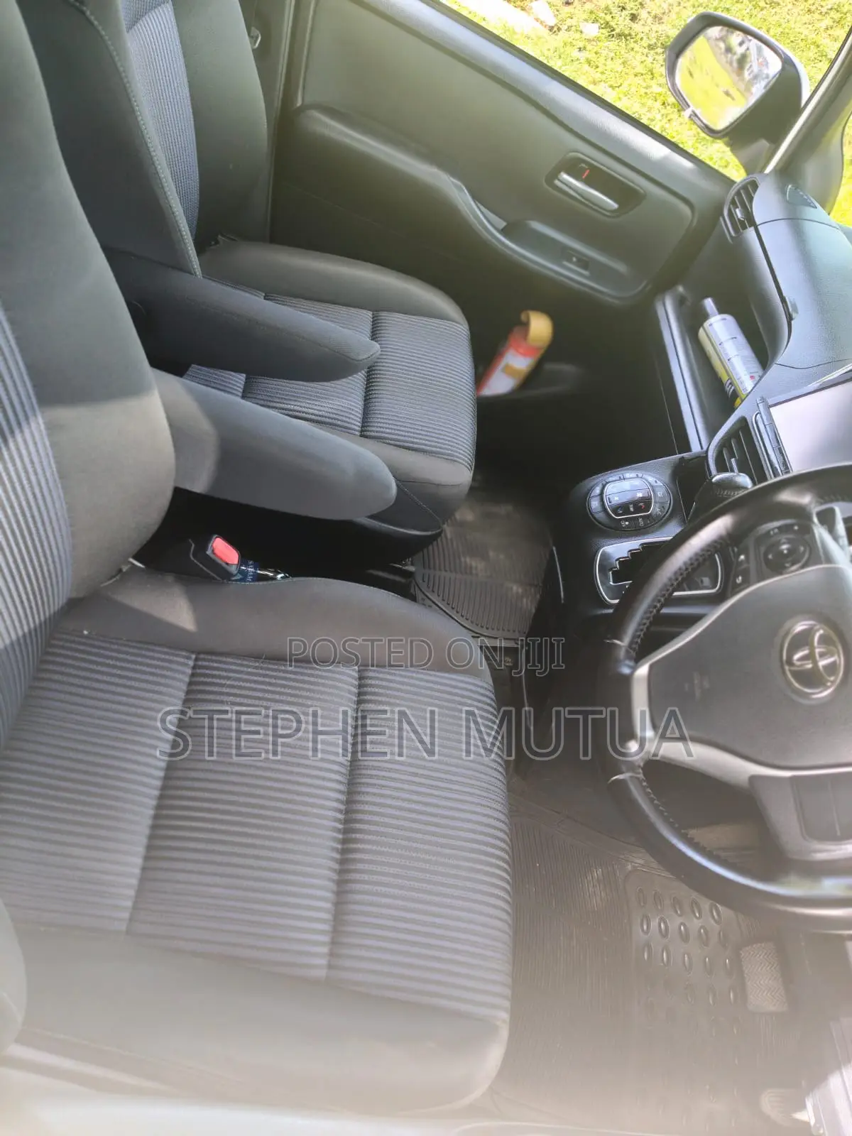 Toyota Noah 2.0 FWD (7 Seater) 2016 White