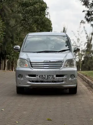 Toyota Noah 2002 Silver
