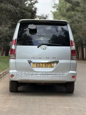 Toyota Noah 2002 Silver
