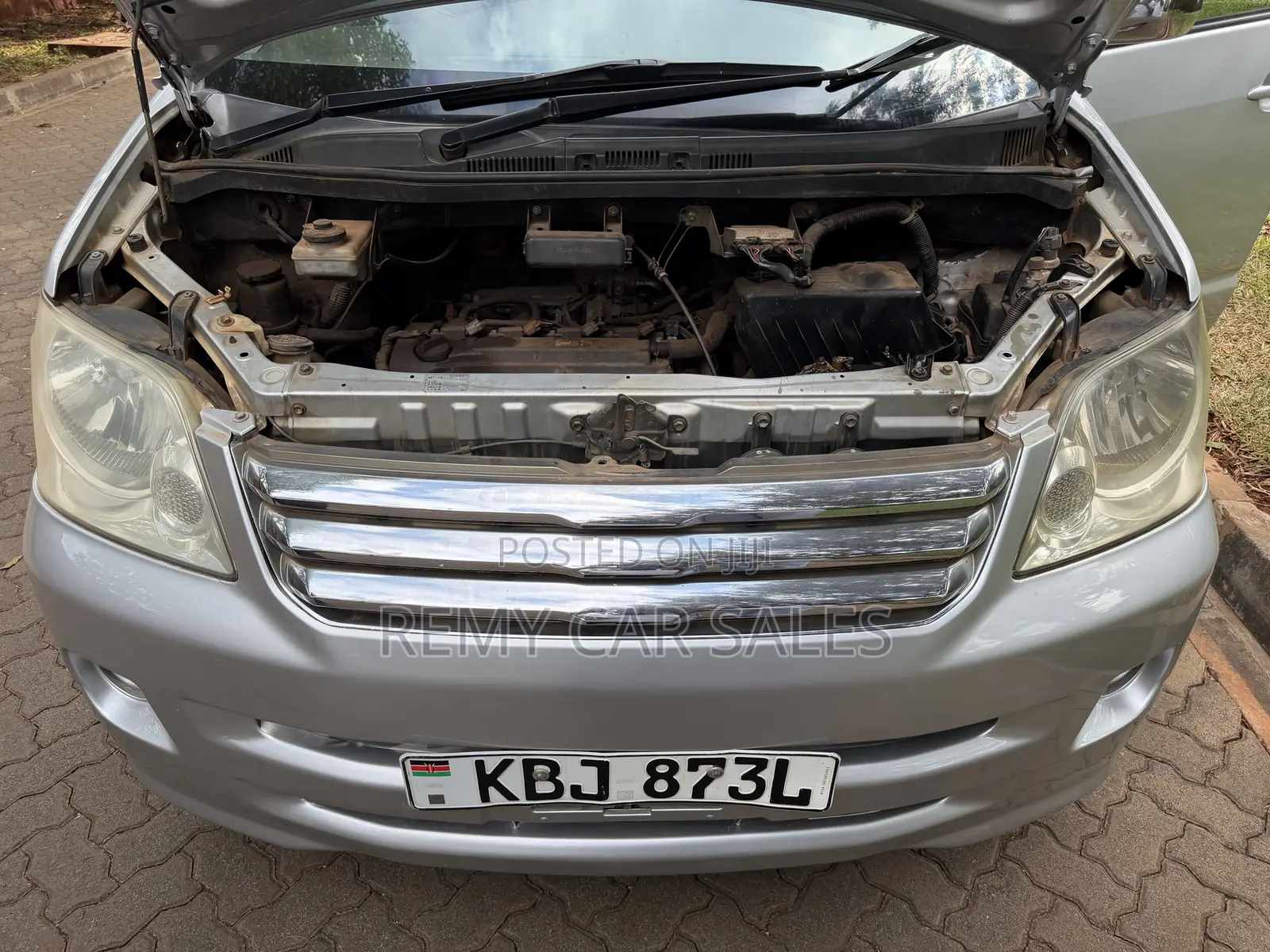 Toyota Noah 2002 Silver