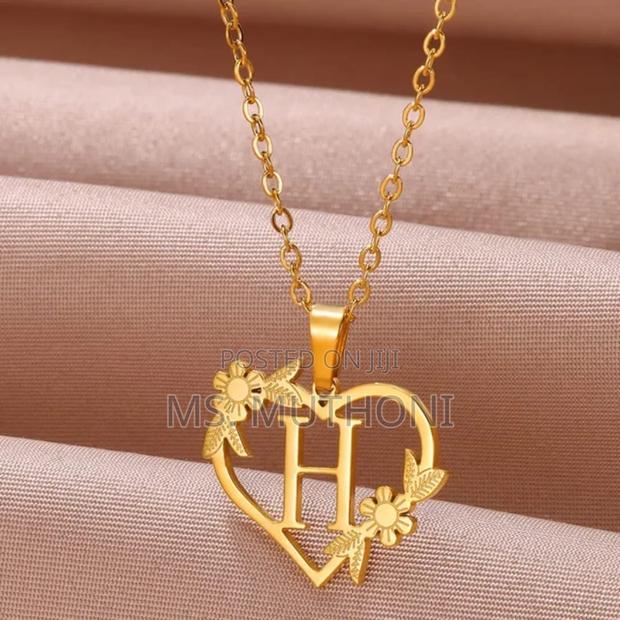 Tarnish-Resistant Gold Finish Adjustable Friendship Chain Length - main view