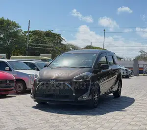 Toyota Sienta 2019 Brown