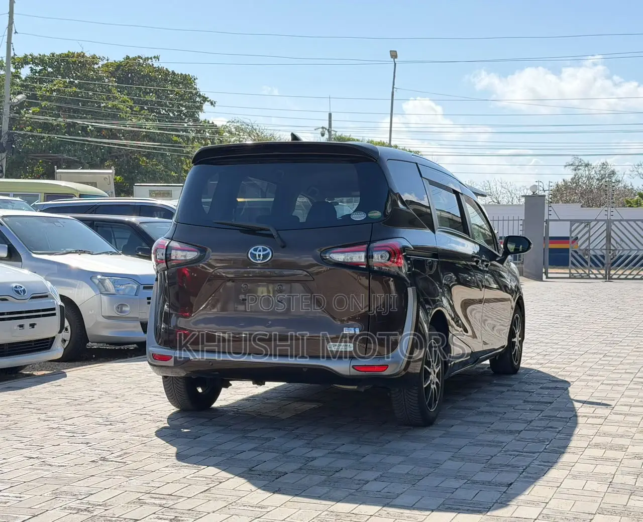 Toyota Sienta 2019 Brown