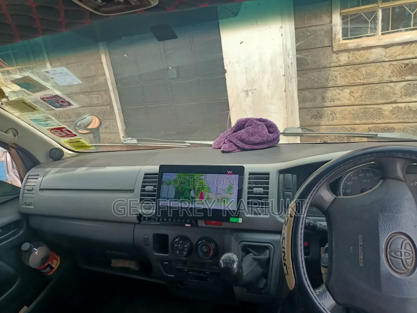 Toyota HiAce 2013 Silver