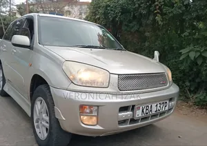 Toyota RAV4 2001 Gold