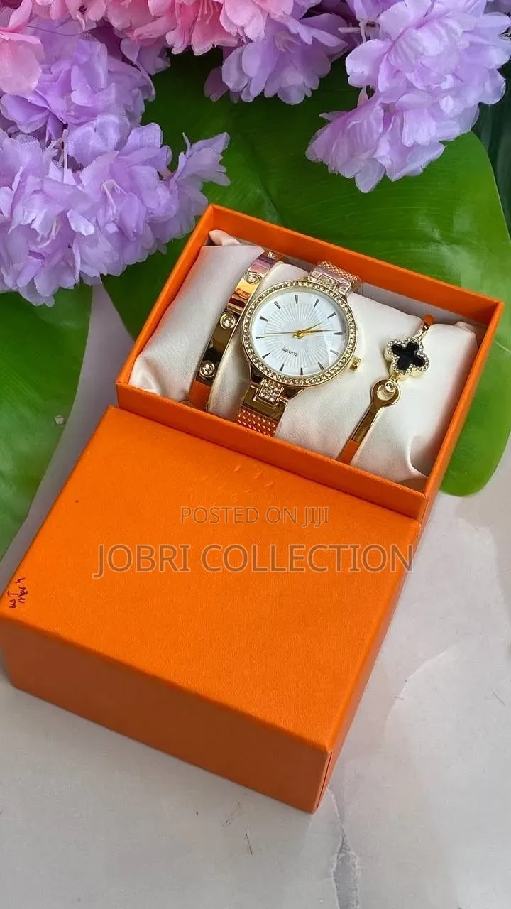 Girlfriend's Day Watch With Bracelet Gift Package