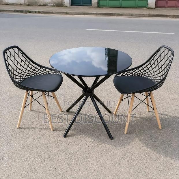 Round Glass Table - thumbnail 2
