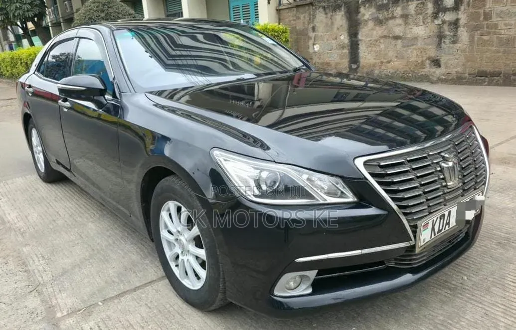 Toyota Crown 2013 Black