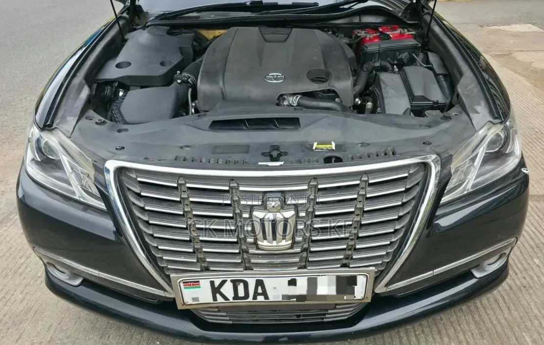 Toyota Crown 2013 Black