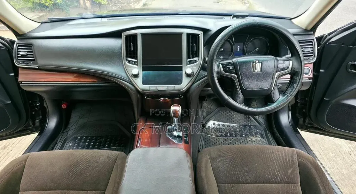 Toyota Crown 2013 Black